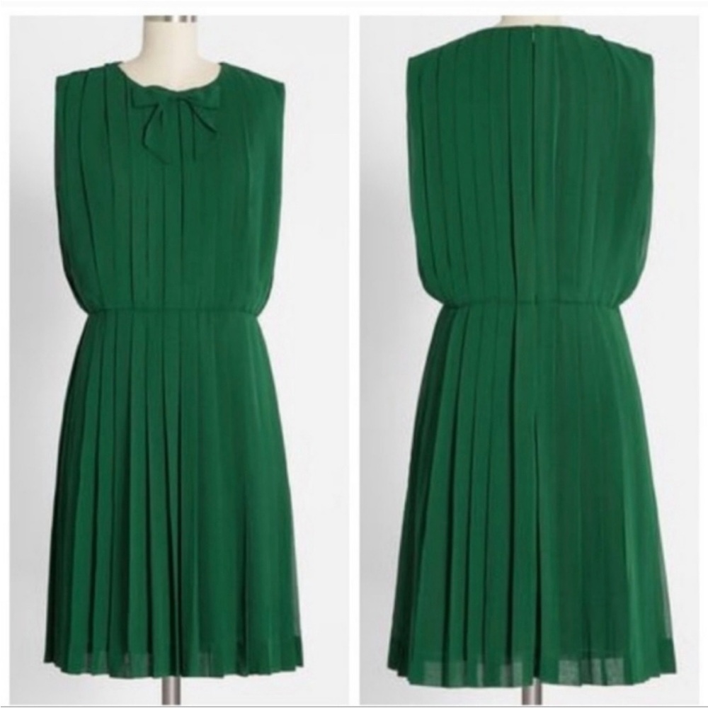 Modcloth The Pleatest Dress Pleated Green Chiffon Dress Bow Accent Size Medium